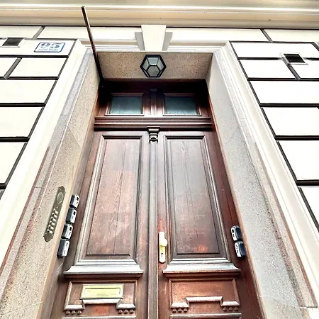 Honor - In One Neu Renoviert Lägenhet